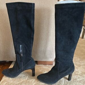 Black Knee-High Women's Boots NEVER WORN.